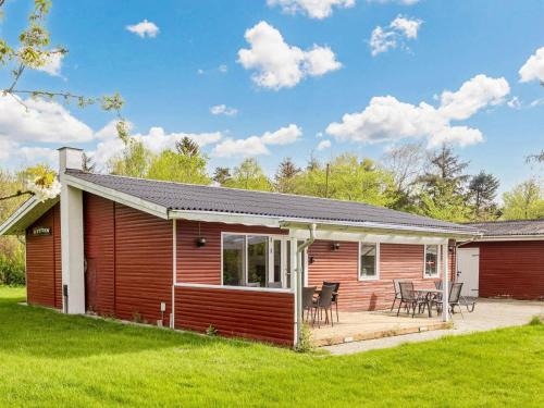 6 person holiday home in Nibe-By Traum
