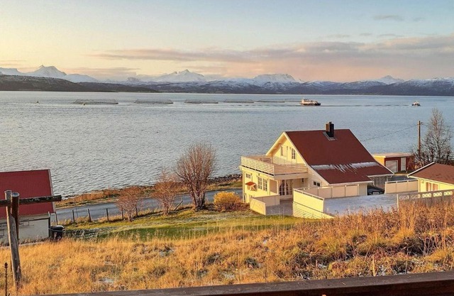 6 person holiday home in Finnsnes-By Traum