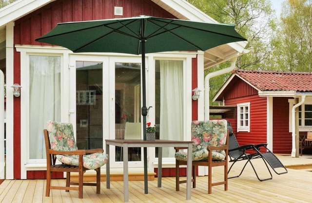 6 person holiday home in Heberg