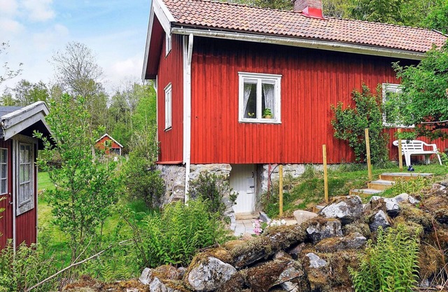 6 person holiday home in HENÅN