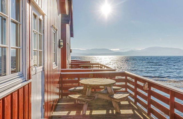 6 person holiday home in Brekstad