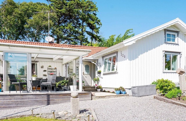 6 person holiday home in LYSEKIL-By Traum