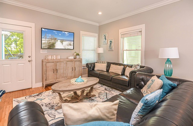 6014 sleeps 10 3/2 ramp ,2pools close to beach