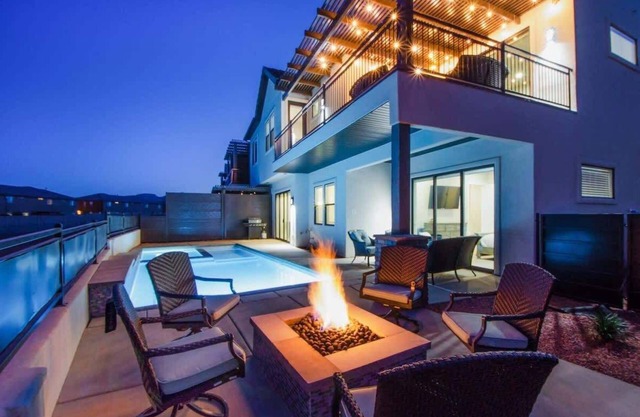 61-62| 2 Homes Duplex in Ocotillo Springs with Private Pool