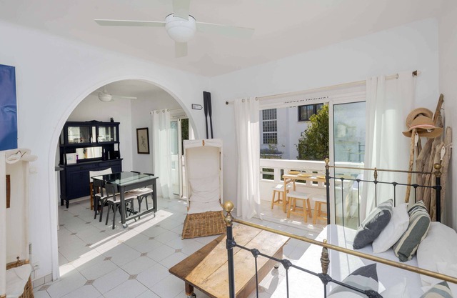 65 m2, 200m from the beach, parking, 1 paddle and 1 surfboard available