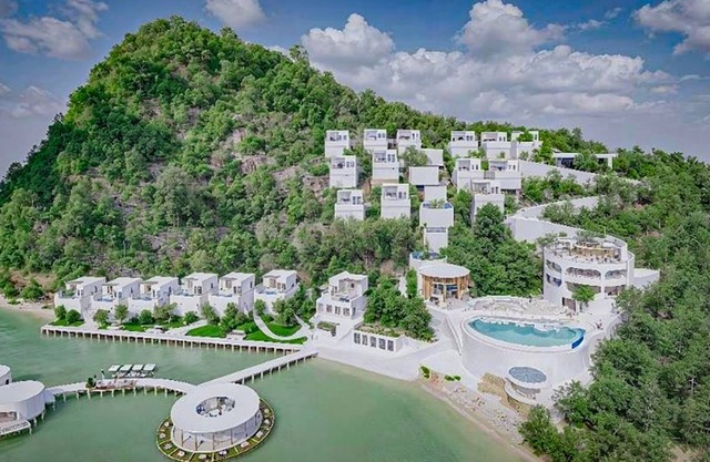 69 Resort & Beach Club by Loccal Collection, Labuan Bajo