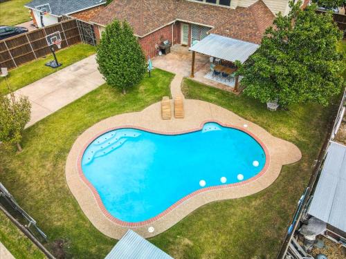 6BR 3,5BA Home Pool, Hot Tub, Game Room -16 Guests