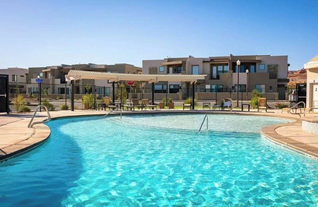 6BR/6.5BA, POOL, Hot Tub, Game Room, Golf-Sleeps 22!