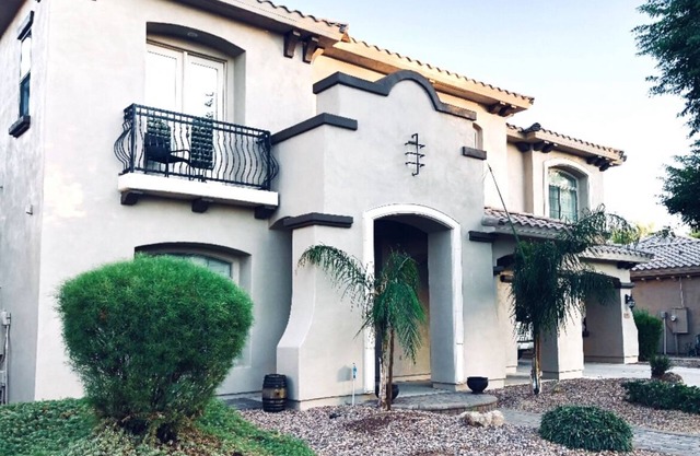 6BR+ Luxury Desert Villa Resort Style w/Heated Saltwater Pool – Sleeps 12+