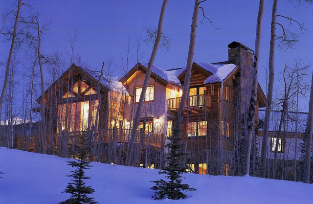 6BR M.Village,Ski-out, easy in, Walk to Gondola, Market, Hot-tub, Pool table,Bar