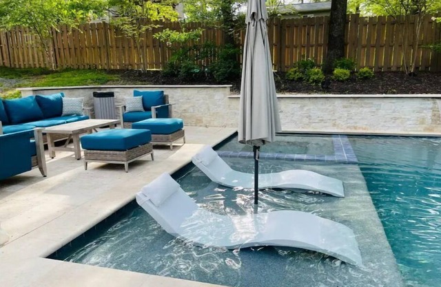 6BR Modern Home w/HEATED Pool & Screened in Porch