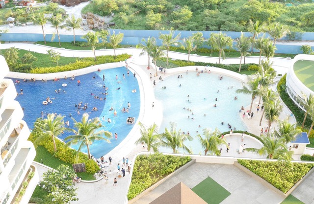 6pax Spacious condo unit and large balcony with PS5 @ Azure North Amenities View