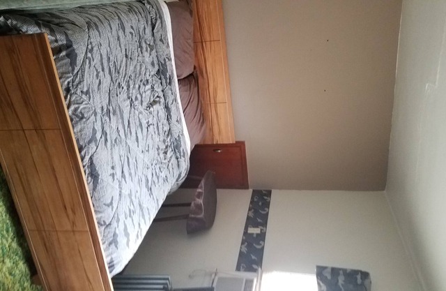 7 Bed/2 Bath House...rent the house or just a room