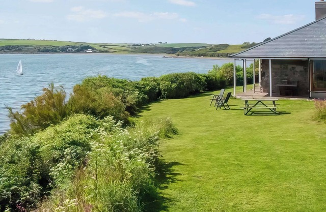 7 bedroom accommodation in St Ishmaels Musslewick, near Broad Haven