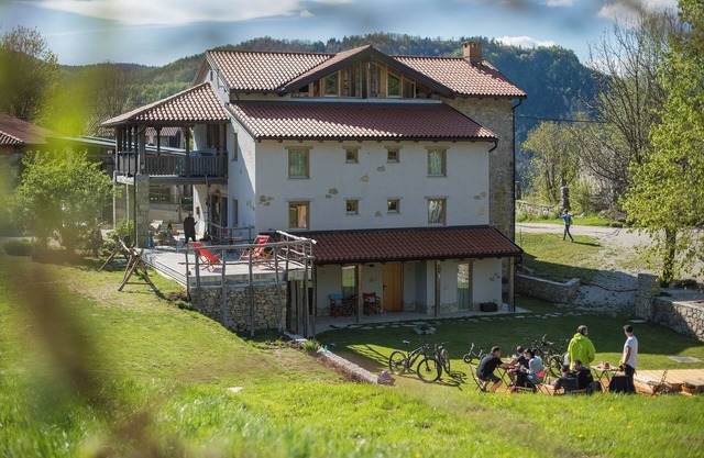 7-bedroom bed & breakfast in charming Robidišče