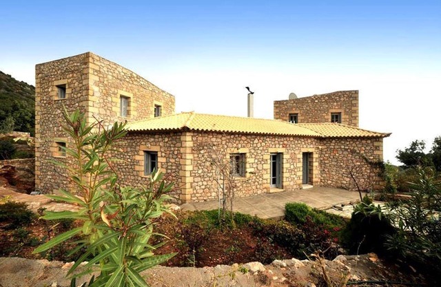 7 bedroom Stonehouse Villa for rent