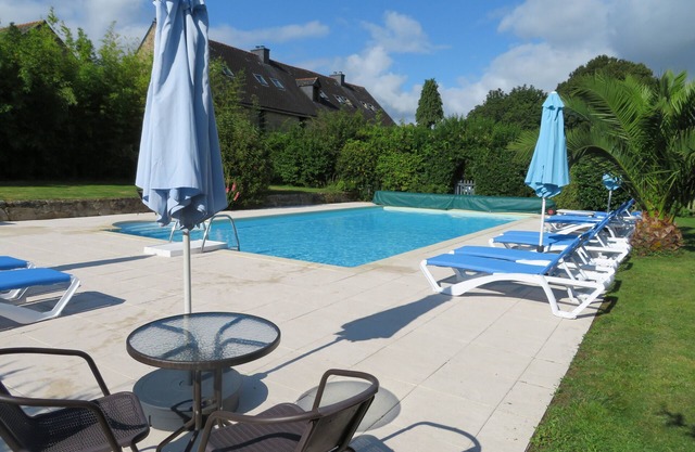 7 Gîtes in 100 acres with heated pool. Near Pont Aven, Concarneau, beaches 15km