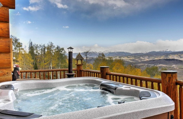 7 Mi to Granby Ranch: Secluded Cabin w/Mtn Views!