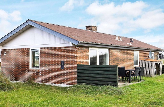 7 person holiday home in Frøstrup