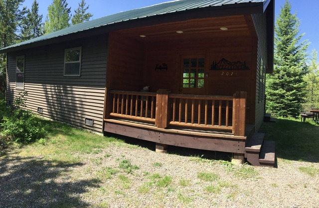 7th Night Free, wireless internet, views, private, Montana Mountain Glory!