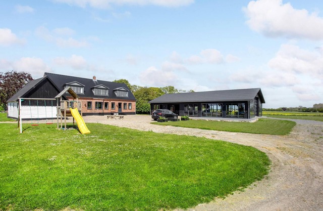 8 bedroom awesome home in Nexø