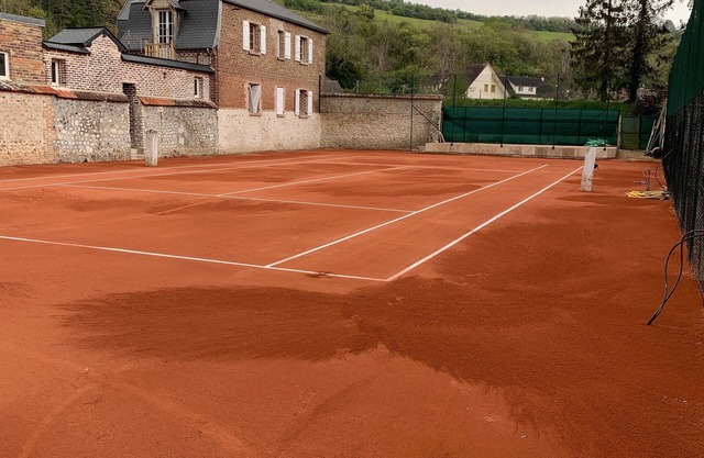 8 Ch 7 Sb 14/18 adultes et 6/8 enf Piscine, Jacuzzi, Tennis éclairé, Basket