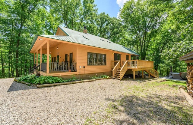 8 Does a Dancin' Cabin