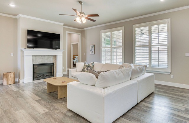 8 Mi to Texas Tech: Spacious Lubbock Home