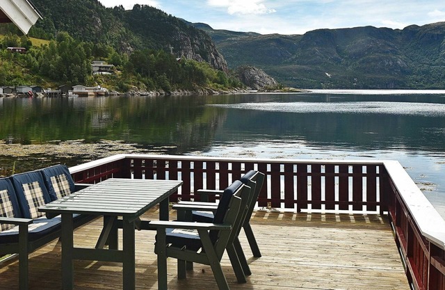 8 person holiday home in Sundlandet