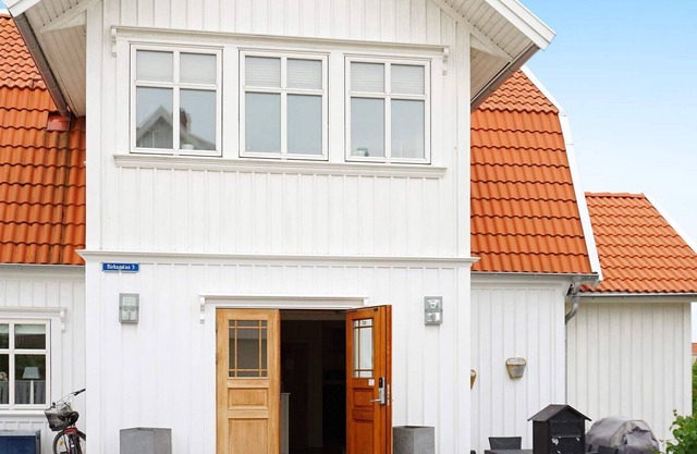 8 person holiday home in KUNGSHAMN