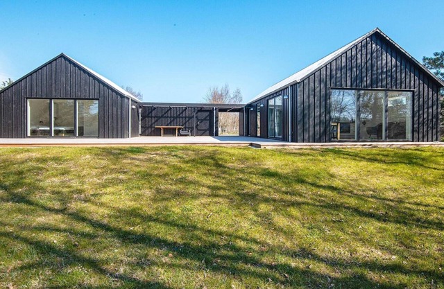 8 person holiday home in Grenaa-By Traum