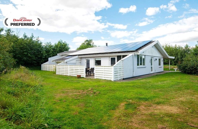 8 person holiday home in Ulfborg-By Traum