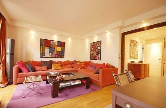 800 SqFt redone Apt Near The Seine, W/LIFT & W/terrace + A.C. up to EIFFEL TOWER