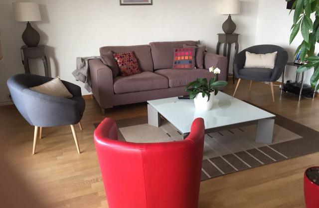 80m bright private park near CV air conditioning wifi elevator quiet residence