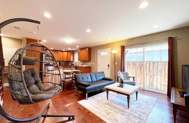 839-Sunnyvale Great location 2Br/2Bth unit/Kingbed