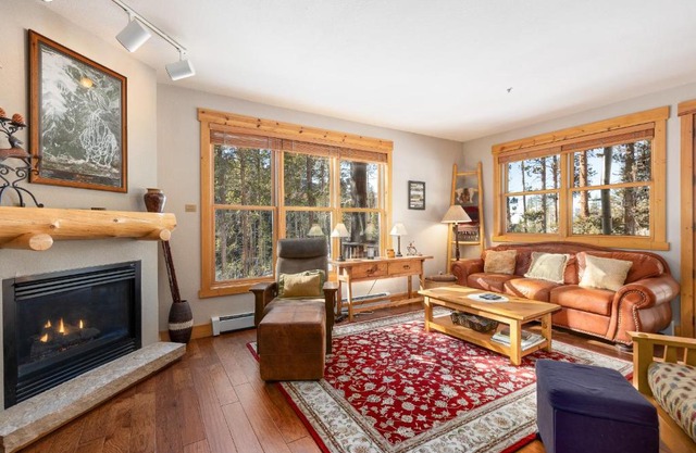 8758 Trappers Crossing condo