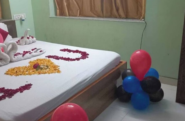 9-bedroom building in fabulous Kolkata with WiFi, fitness room, AC