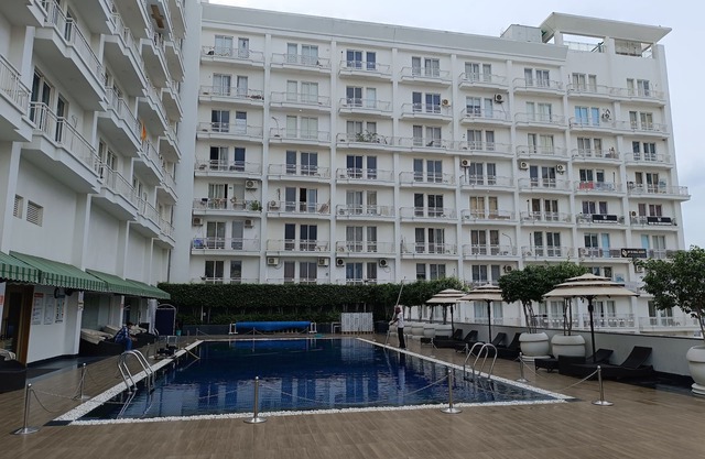 9 Bedrooms 9 Bathrooms 1Pool Charming studio with terrace overloking the Lucknow