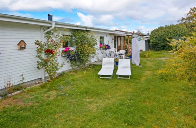 9 person holiday home in Skummeslövsstrand