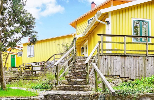 9 person holiday home in FISKEBÄCKSKIL