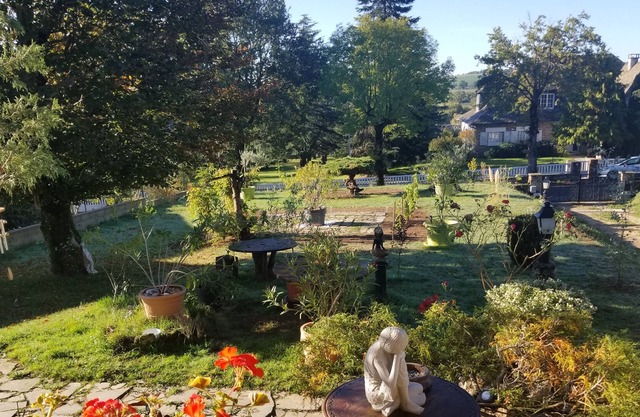 A 8 mns de Rodez, Près des Lacs du Lévézou. le Jardin des Lumières, la Primaube