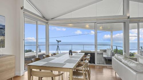 'A Beachside Getaway - 8' by HolidayCo
