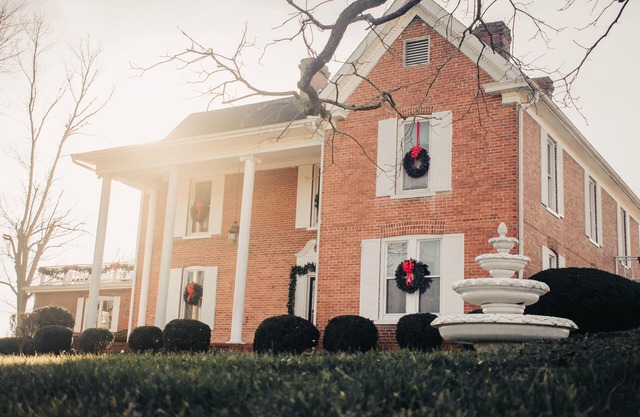 A beautiful colonial house with breathtaking views of the Cumberland Gap Mnts!