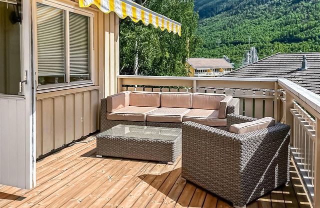 A beautiful view over the countryside awaits you in this superbly located vacation home.