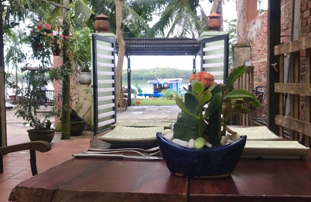 A boutique house where the river meet the sea