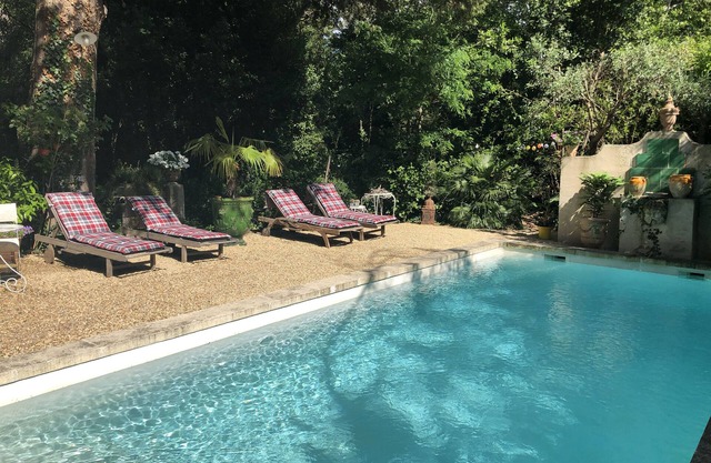 A Charming Ancient House From The 17th In The Middle Of Vineyards And Busches