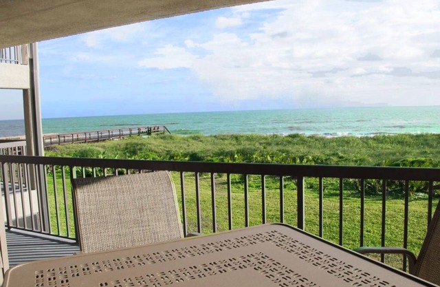 A Charming Oceanfront Condo - 1/2 Mile North of St. Augustine