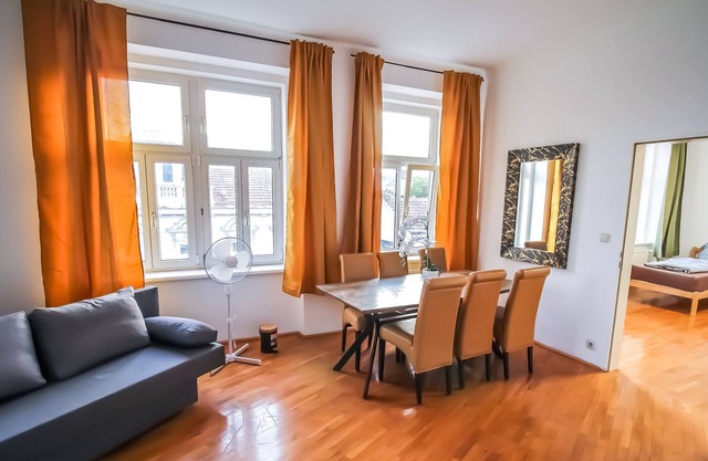 A comfortable, well-located Luxury Apartment LV7