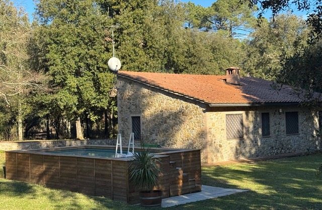 a cosy country cottage in a very private, secluded position.