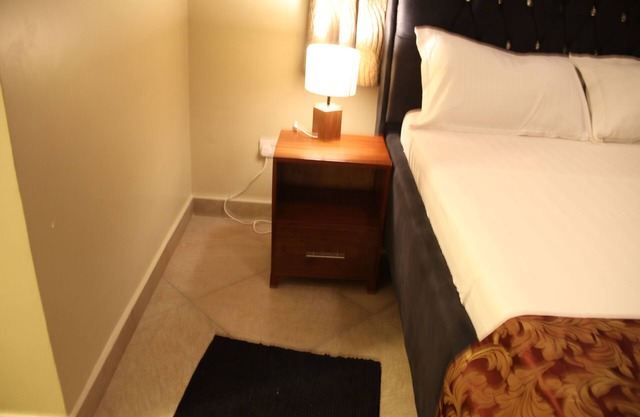 A cosy space, less than ten minutes' walk to the beach. We are family friendly.